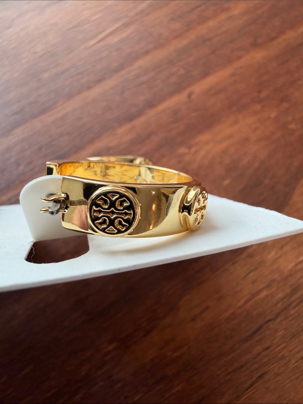 Tory Burch small icon hoop earring - Picture 5 of 6